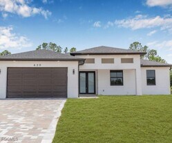 1105 Jaguar Blvd in Lehigh Acres, FL - Building Photo