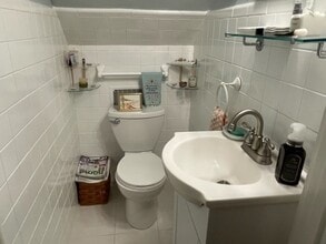 36 Lovett St, Unit 2 in Beverly, MA - Building Photo - Building Photo
