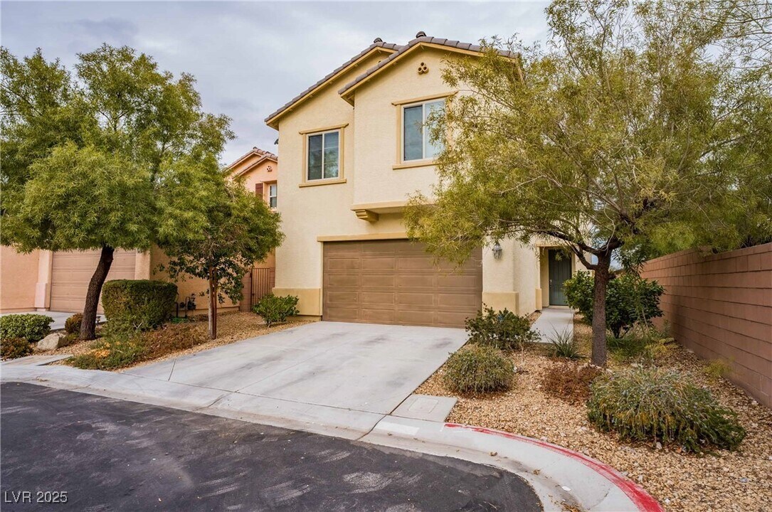 9306 Goldenbush Ct in Las Vegas, NV - Building Photo