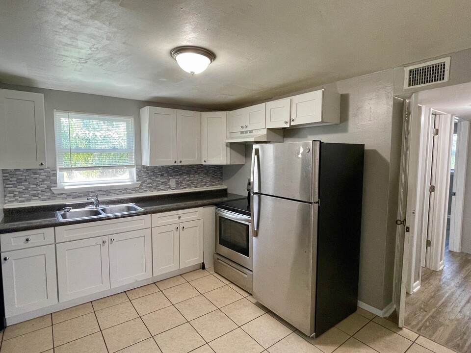 5838 Yellow Pine Ct in Jacksonville, FL - Building Photo