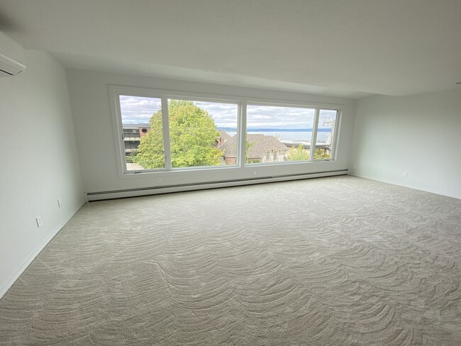 714 1st St S, Unit UnitC Rooftop Lake View in Kirkland, WA - Building Photo - Building Photo