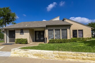 A Country Place in Austin, TX - Building Photo - Building Photo