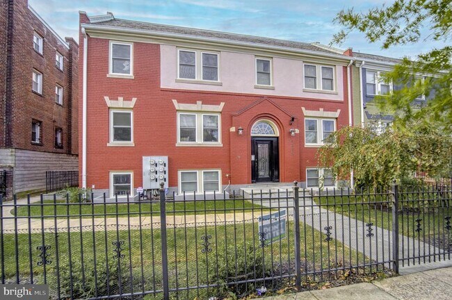 1239 Simms Pl NE in Washington, DC - Building Photo - Building Photo
