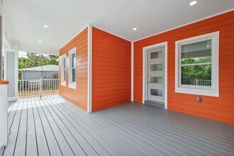 8605 Inwood Dr in Hudson, FL - Building Photo - Building Photo