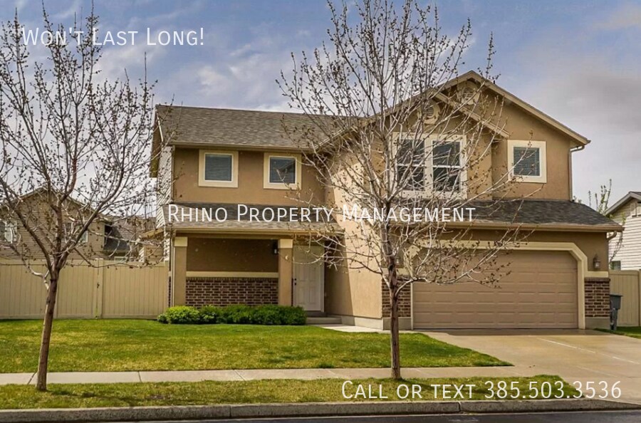 1061 Fox Hollow Dr in North Salt Lake, UT - Building Photo