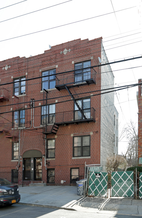 3940 Barnes in Bronx, NY - Building Photo