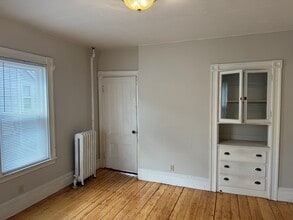 135 Lynde St, Unit 1 in Melrose, MA - Building Photo - Building Photo