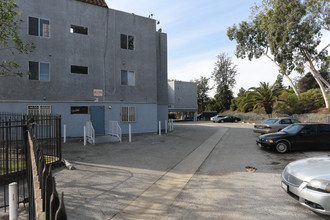 2501 W View St in Los Angeles, CA - Foto de edificio - Building Photo