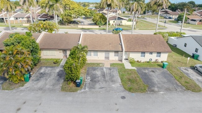 5145 SW 140th Pl in Miami, FL - Foto de edificio - Building Photo