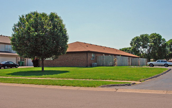 1230-1246 Governours Square Dr in Dayton, OH - Building Photo - Building Photo