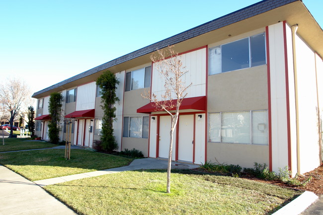 Meadow Court in Vacaville, CA - Building Photo - Building Photo