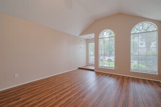 15827 Beechnut St in Houston, TX - Building Photo - Building Photo