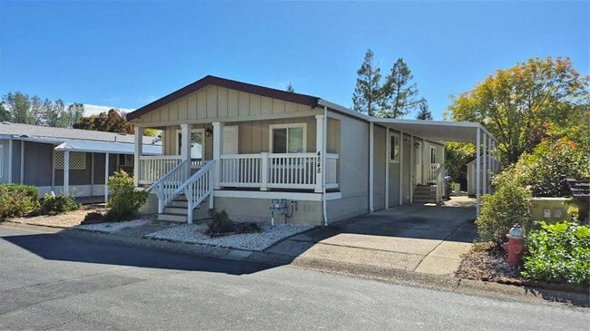 4545 Big Eagle Ln in Redding, CA - Building Photo - Building Photo