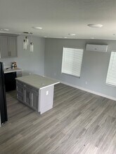 1700 104th Ave in Oakland, CA - Building Photo - Building Photo