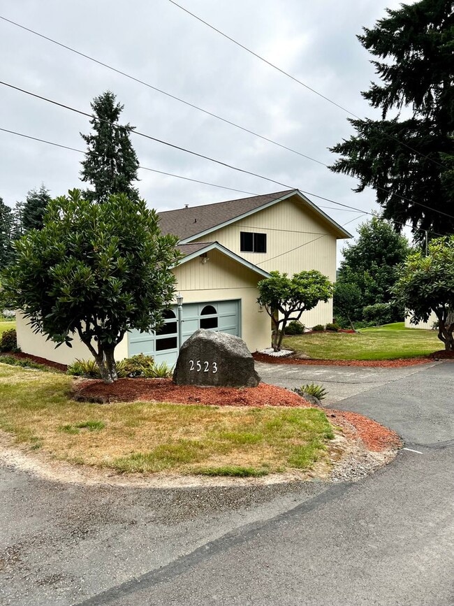 2523 NE William E Sutton Rd in Bremerton, WA - Building Photo - Building Photo