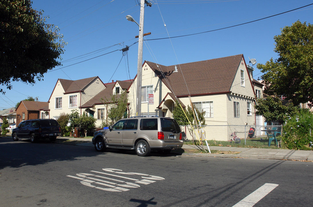 700-716 18th St in Richmond, CA - Foto de edificio