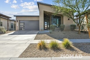 955 E Paseo Way in Phoenix, AZ - Building Photo