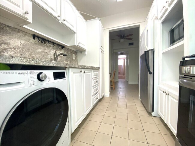 932 Euclid Ave in Miami Beach, FL - Building Photo - Building Photo