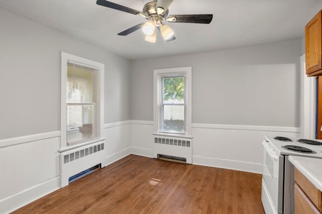 2111 Madison St in Manitowoc, WI - Building Photo - Building Photo