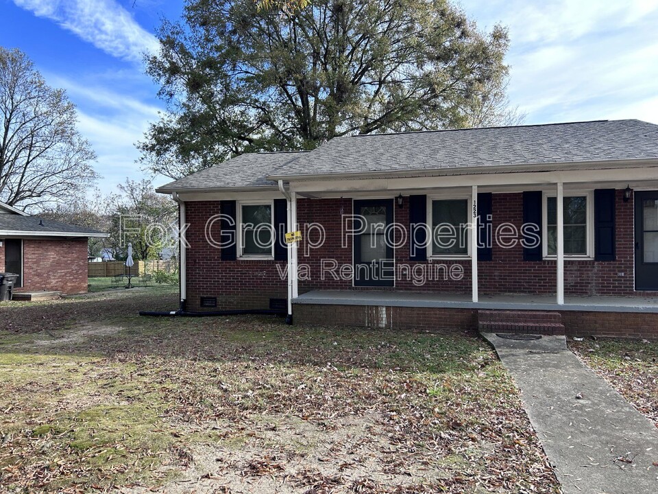 1223 Fifth St in Statesville, NC - Building Photo