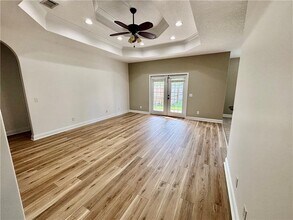 407 Lake Erie Dr in Brunswick, GA - Building Photo - Building Photo