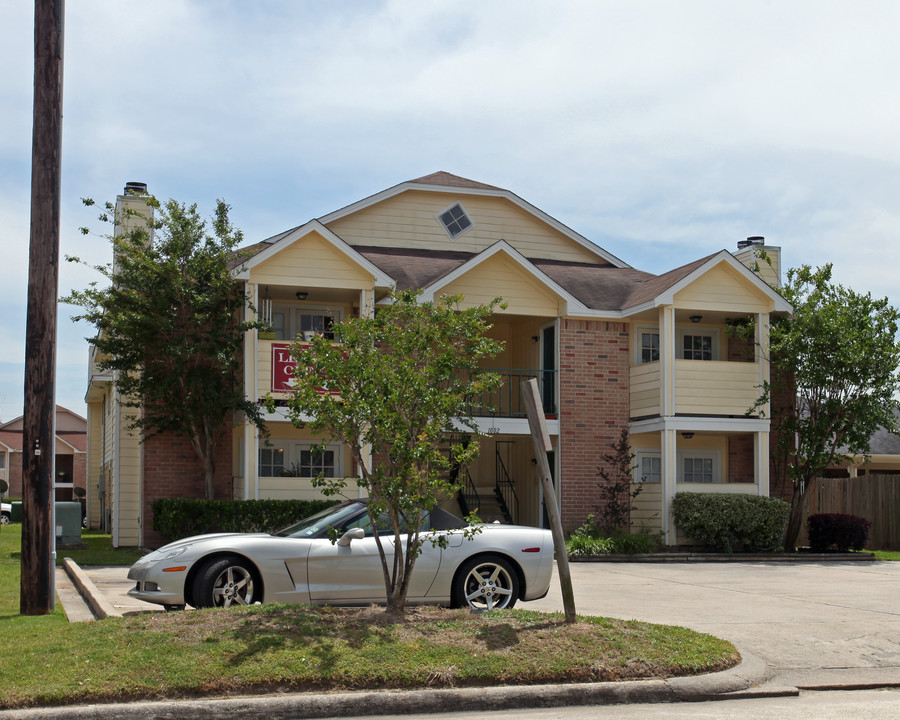 Barrington Court Condominiums in Humble, TX - Building Photo