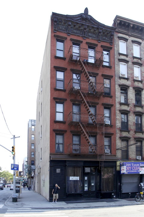 266 Broome St in New York, NY - Building Photo