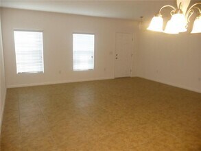 1300 Lexington Square SW in Vero Beach, FL - Building Photo - Building Photo
