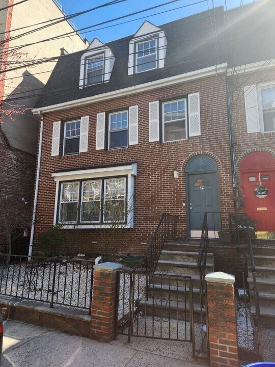89 Adams St in Hoboken, NJ - Building Photo