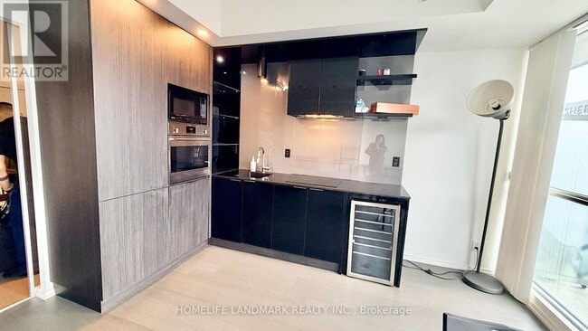 70 Temperance St in Toronto, ON - Building Photo - Building Photo