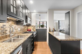 1025 Maxwell Ln in Hoboken, NJ - Building Photo - Building Photo