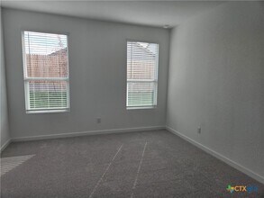 829 El Camino Ct in Seguin, TX - Building Photo - Building Photo