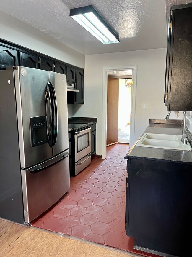 property at 2831 Estrella Brillante St NW