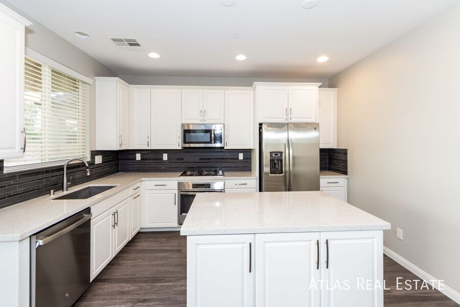 361 Mezzaforte St in Henderson, NV - Building Photo