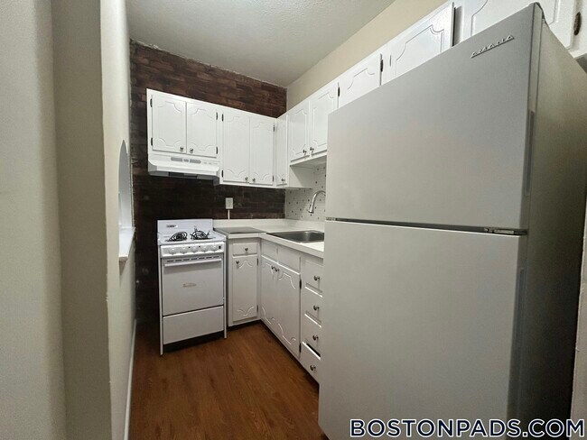 70 S Huntington Ave in Boston, MA - Building Photo - Building Photo