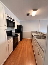 1045 E John Sims Pkwy in Niceville, FL - Building Photo - Building Photo