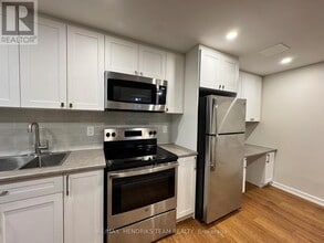 100 Rockwood Ave in St Catharines, ON - Building Photo - Building Photo