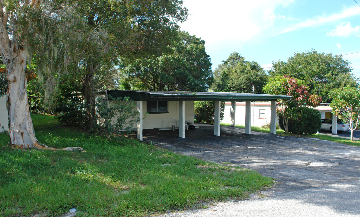 1437 Laura St in Clearwater, FL - Foto de edificio