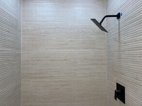 370 NW 43rd Ave in Plantation, FL - Building Photo - Building Photo