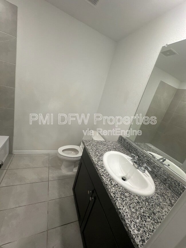 property at 1638 Woodbrook Dr