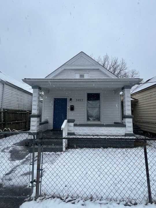 2402 St Xavier St in Louisville, KY - Building Photo