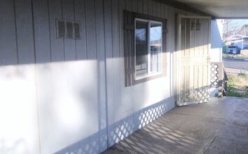 2304 E John L Ave in Kingman, AZ - Building Photo - Building Photo