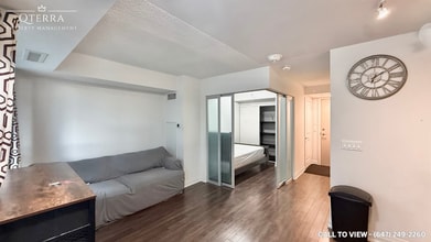 20 Meadowglen Pl in Toronto, ON - Building Photo - Building Photo