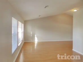 14638 Coronado Dr in Spring Hill, FL - Foto de edificio - Building Photo