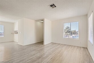 716 Pensacola Ln-Unit -3 in Las Vegas, NV - Foto de edificio - Building Photo