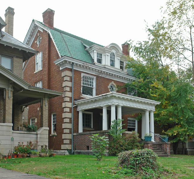 1425 Quarrier St in Charleston, WV - Building Photo - Building Photo