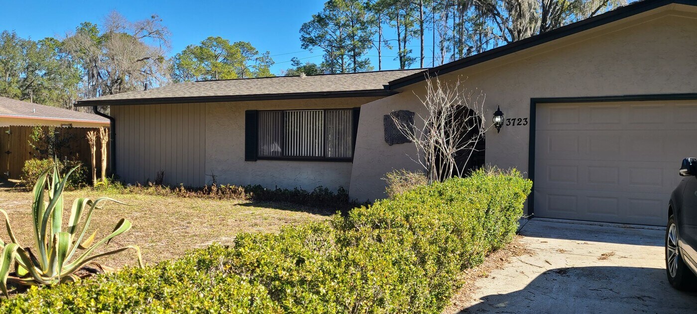 3723 NW 40 St in Gainesville, FL - Building Photo