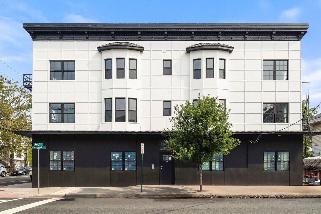 101 N 3rd St Photo