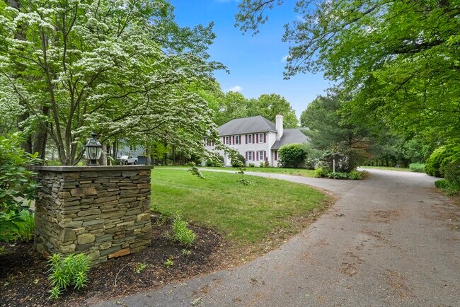 51 Lackey St in Westborough, MA - Building Photo - Building Photo