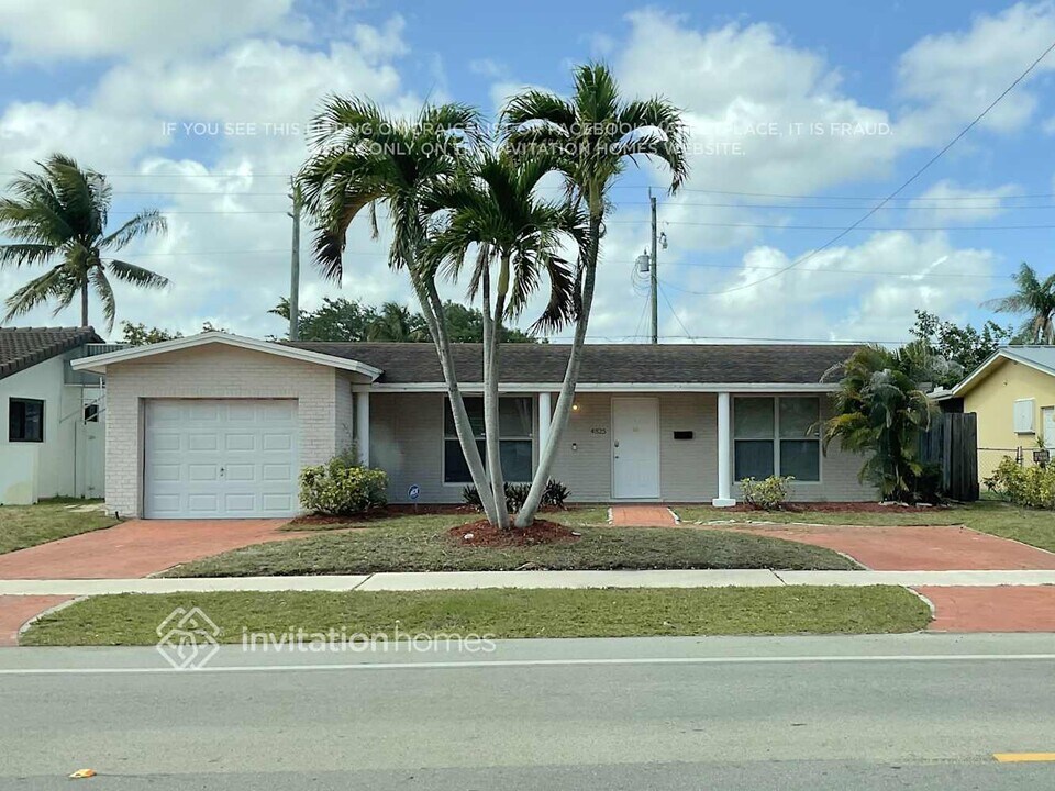 4825 Washington St in Hollywood, FL - Building Photo